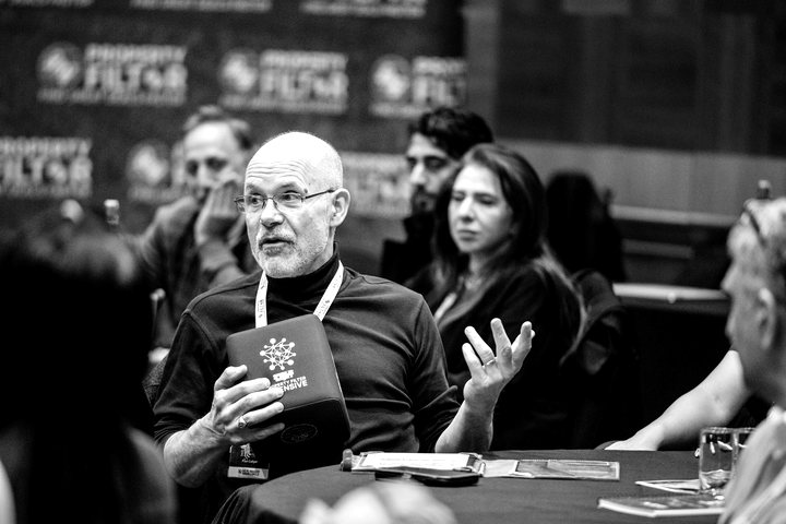 Conversation at a Property Filter event